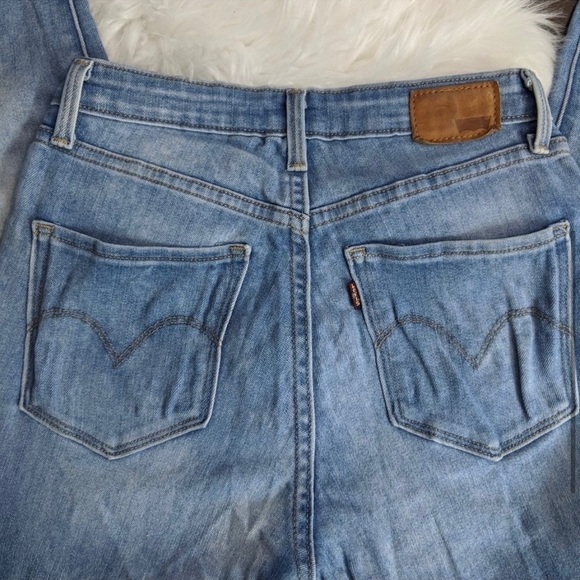 2/$20. Levi's high rise skinny jeans - Picture 2 of 6